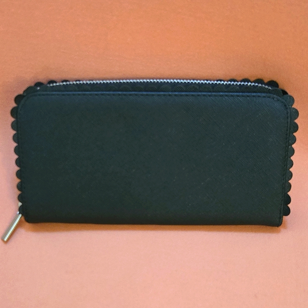 Chic black scalloped Aeropostale wallet, New